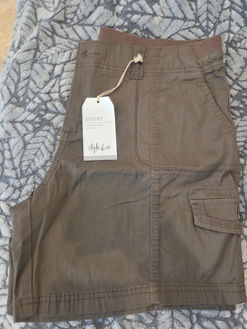 Style & Co. Women’s Mid-rise Brown Cargo Shorts Size 14 Petite